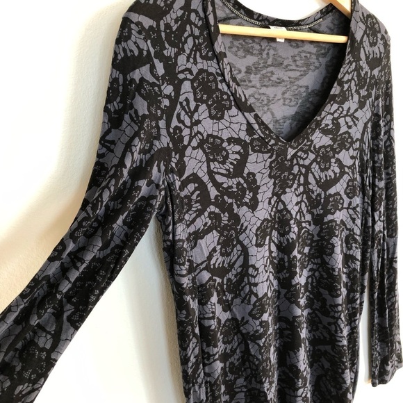 Wilfred V-neck long sleeve lace print longline t-shirt size XS - Picture 2 of 5